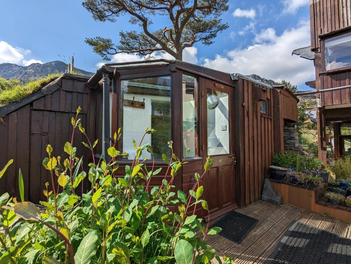 Bryn Elltyd Eco House Guest House Blaenau Ffestiniog Bagian luar foto