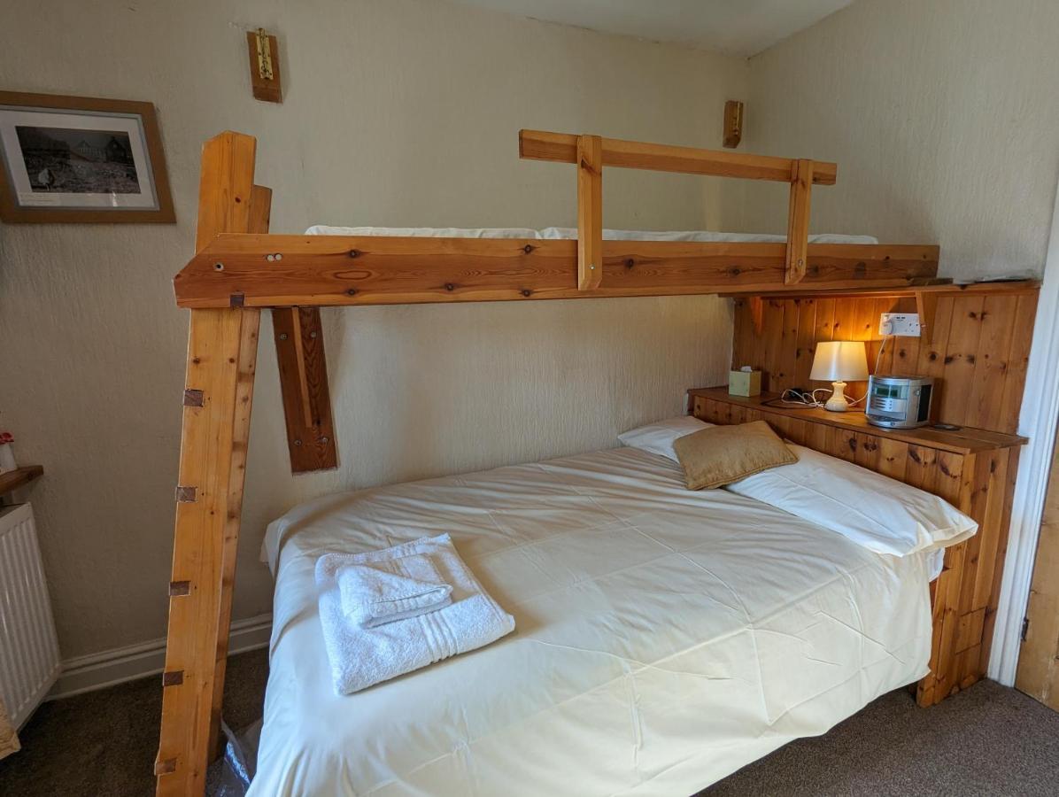 Bryn Elltyd Eco House Guest House Blaenau Ffestiniog Bagian luar foto